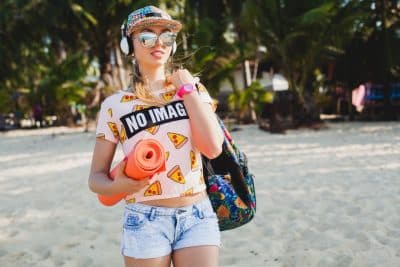 Camisetas da moda feminina estilos versáteis para combinar sempre