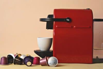 Cafeteira de cápsula ou de pó: qual escolher para o seu dia a dia em casa