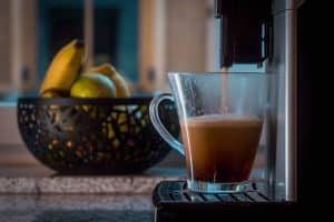 Melhores cafeteiras para casa disponíveis no Brasil: capacidade, voltagem e formato
